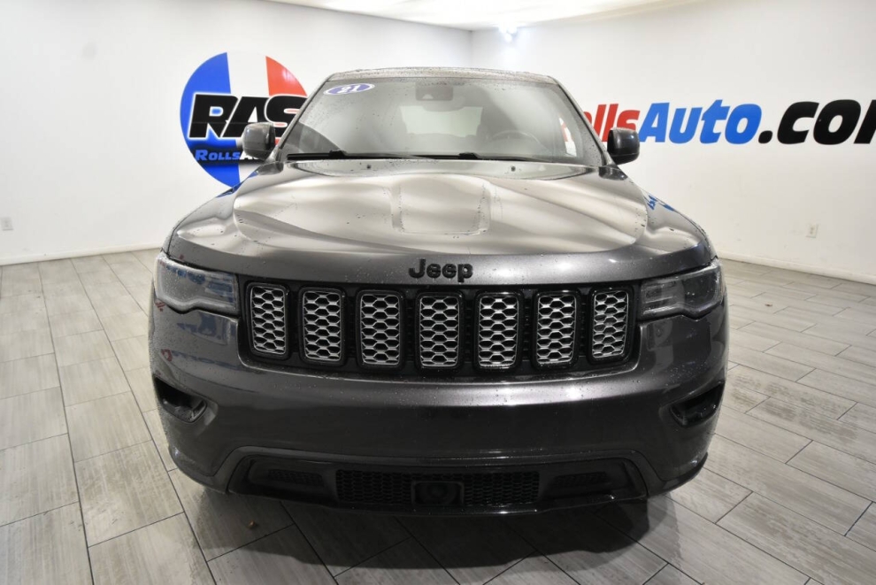2021 Jeep Grand Cherokee Laredo X 4x4 4dr SUV, Gray, Mileage: 91,065 - photo 7