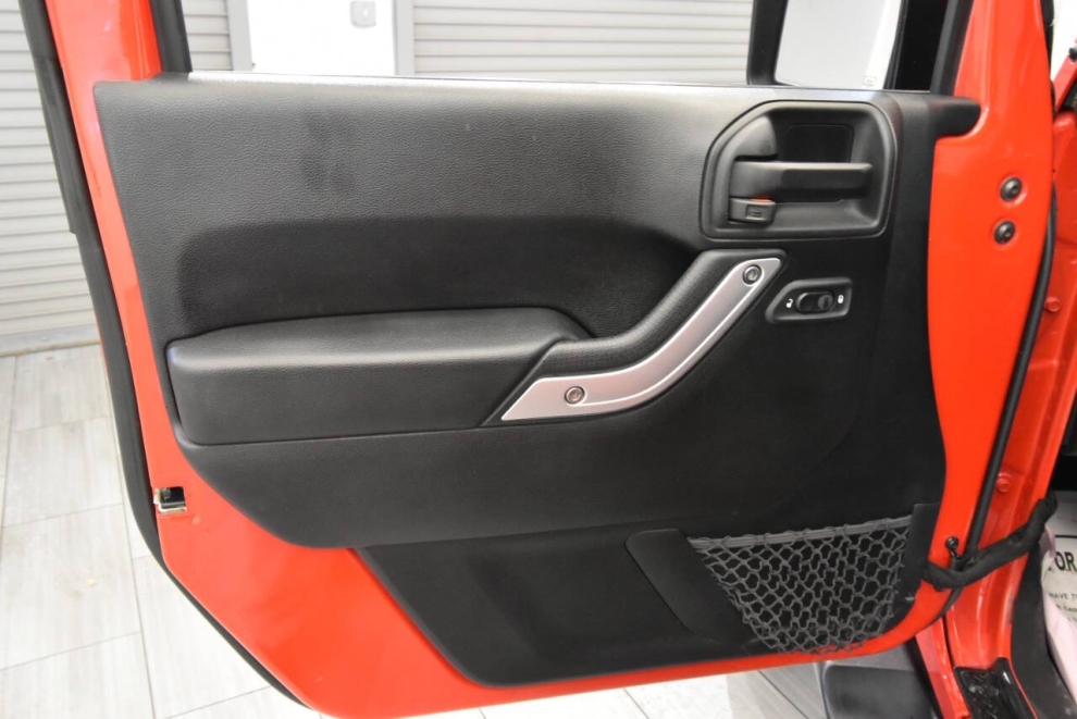 2017 Jeep Wrangler Unlimited Sahara 4x4 4dr SUV, Red, Mileage: 96,454 - photo 11