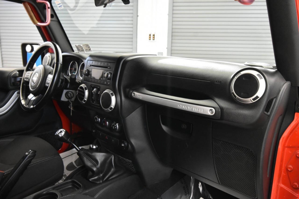 2017 Jeep Wrangler Unlimited Sahara 4x4 4dr SUV, Red, Mileage: 96,454 - photo 14