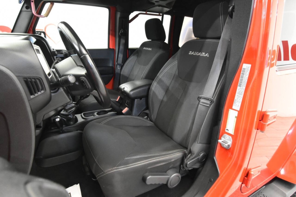 2017 Jeep Wrangler Unlimited Sahara 4x4 4dr SUV, Red, Mileage: 96,454 - photo 9