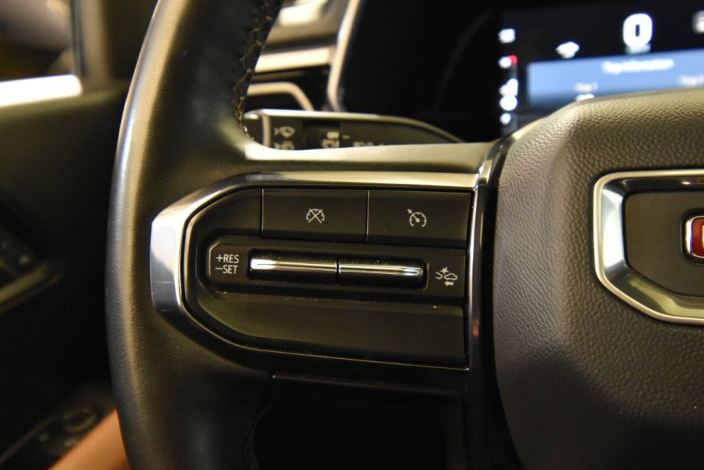 2023 GMC Canyon AT4 4x4 4dr Crew Cab 5 ft. SB, Yellow, Mileage: 56,673 - photo 26