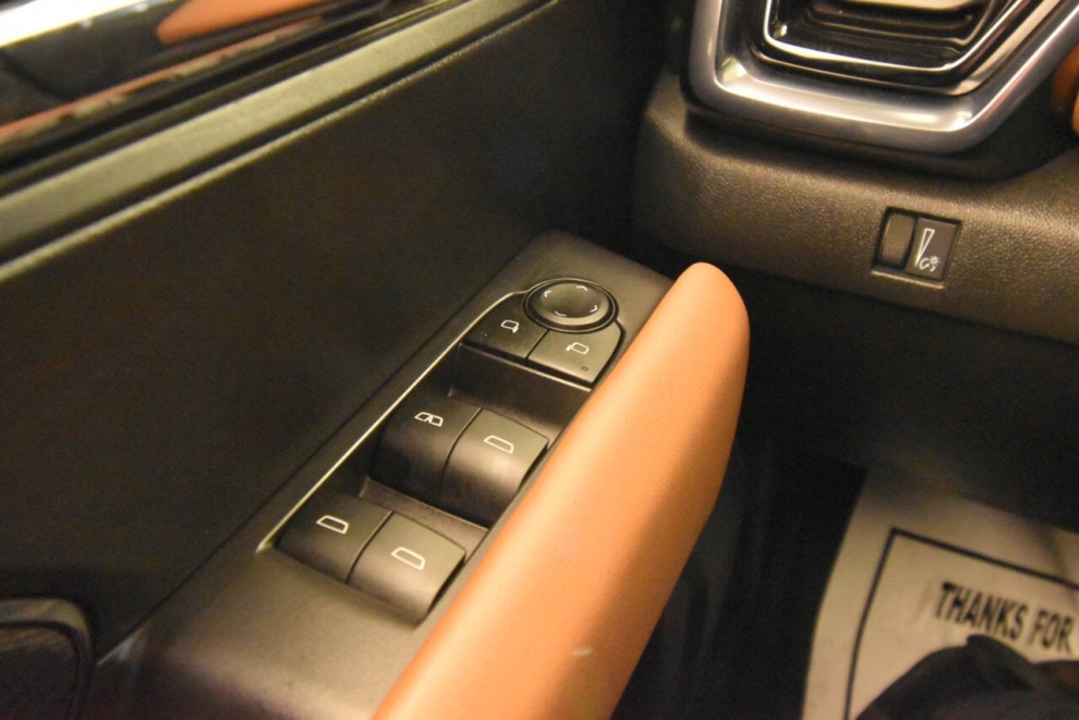 2023 GMC Canyon AT4 4x4 4dr Crew Cab 5 ft. SB, Yellow, Mileage: 56,673 - photo 29