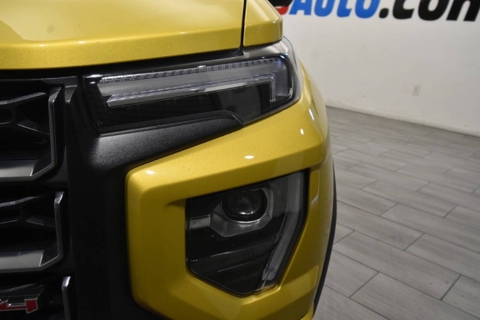 2023 GMC Canyon AT4 4x4 4dr Crew Cab 5 ft. SB, Yellow, Mileage: 56,673 - photo 8