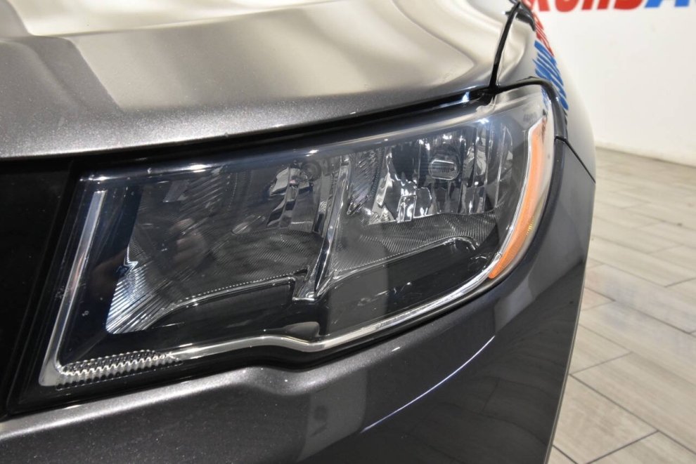 2020 Jeep Compass Limited 4x4 4dr SUV, Gray, Mileage: 56,334 - photo 8