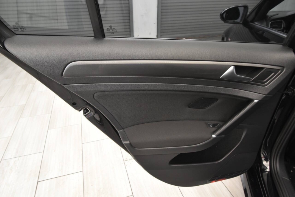 2020 Volkswagen Golf GTI SE 4dr Hatchback 6M, Black, Mileage: 63,068 - photo 14