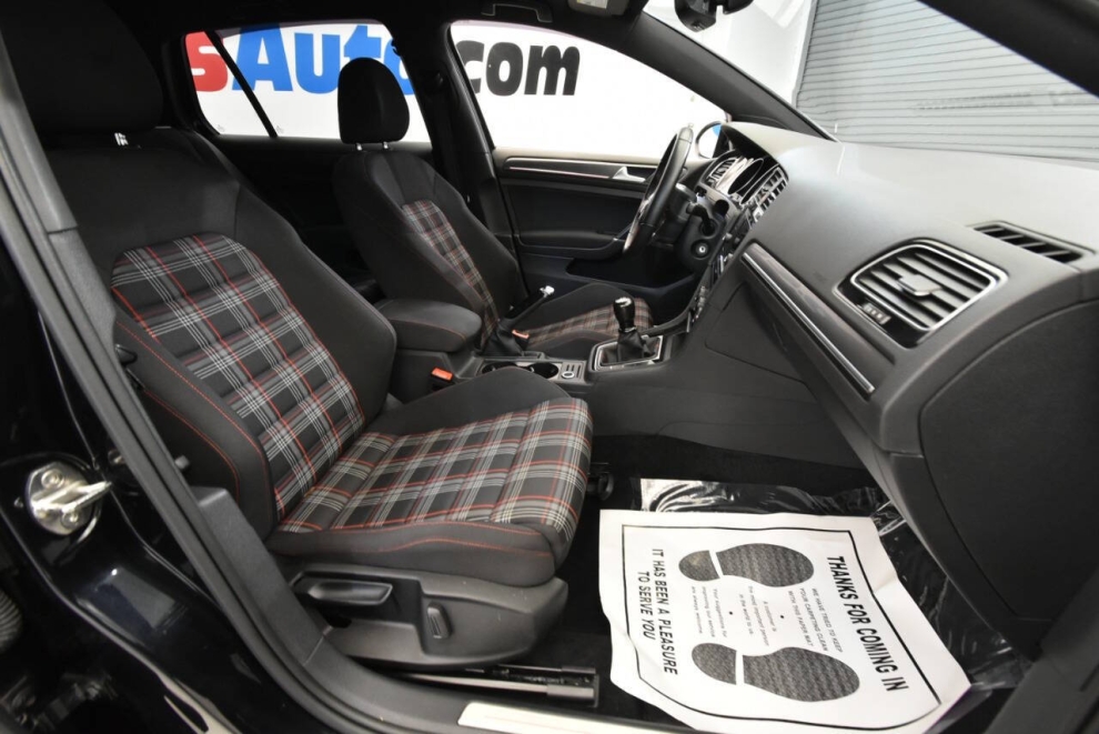 2020 Volkswagen Golf GTI SE 4dr Hatchback 6M, Black, Mileage: 63,068 - photo 16