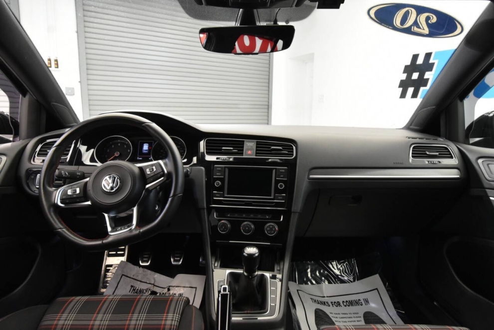 2020 Volkswagen Golf GTI SE 4dr Hatchback 6M, Black, Mileage: 63,068 - photo 18