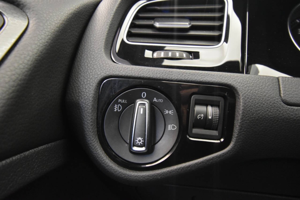 2020 Volkswagen Golf GTI SE 4dr Hatchback 6M, Black, Mileage: 63,068 - photo 26