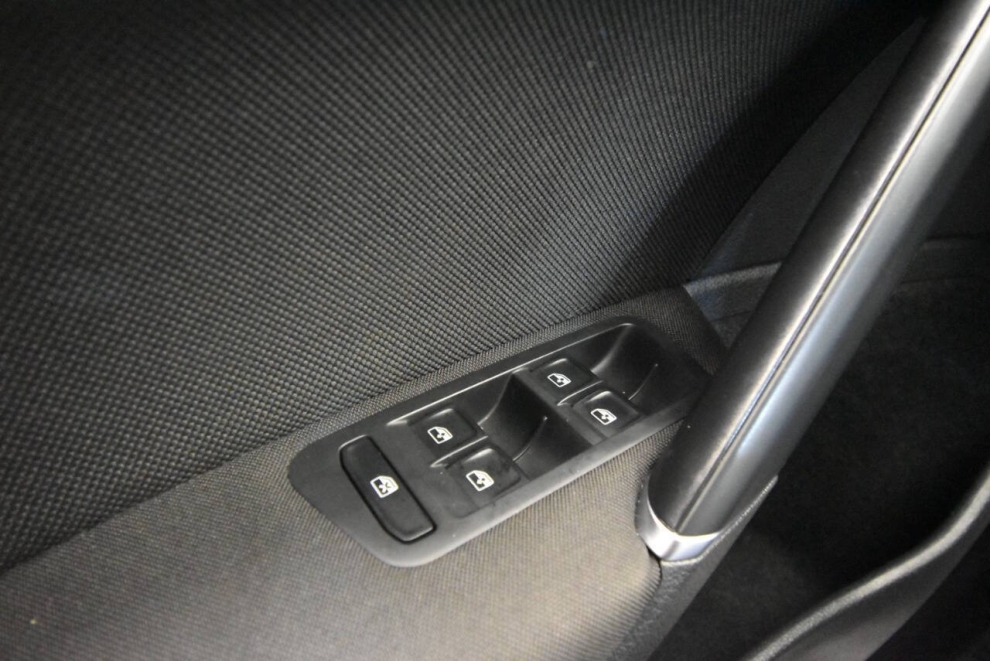 2020 Volkswagen Golf GTI SE 4dr Hatchback 6M, Black, Mileage: 63,068 - photo 27