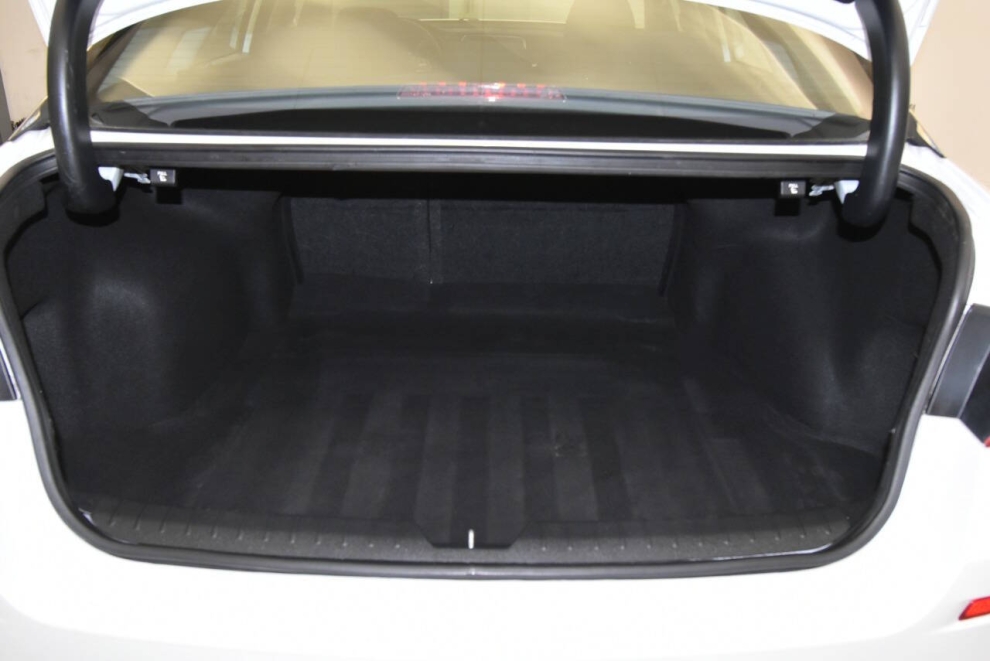 2019 Kia Optima LX 4dr Sedan, White, Mileage: 99,331 - photo 29