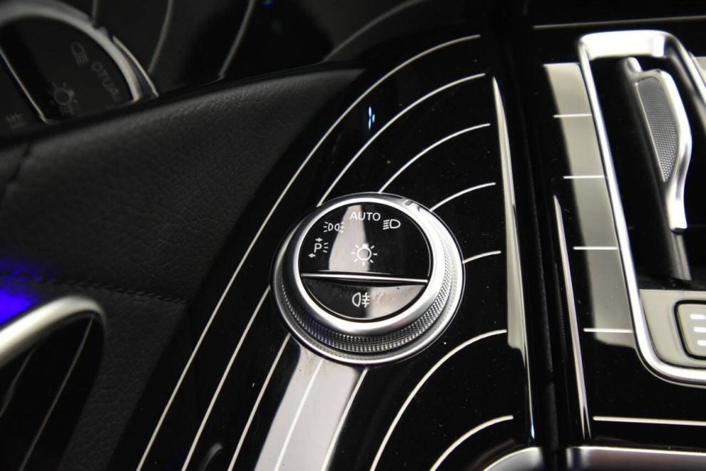 2022 Mercedes-Benz S-Class S 500 4MATIC AWD 4dr Sedan, Silver, Mileage: 40,476 - photo 27