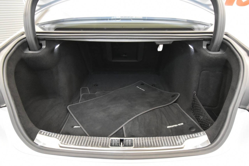 2022 Mercedes-Benz S-Class S 500 4MATIC AWD 4dr Sedan, Silver, Mileage: 40,476 - photo 32