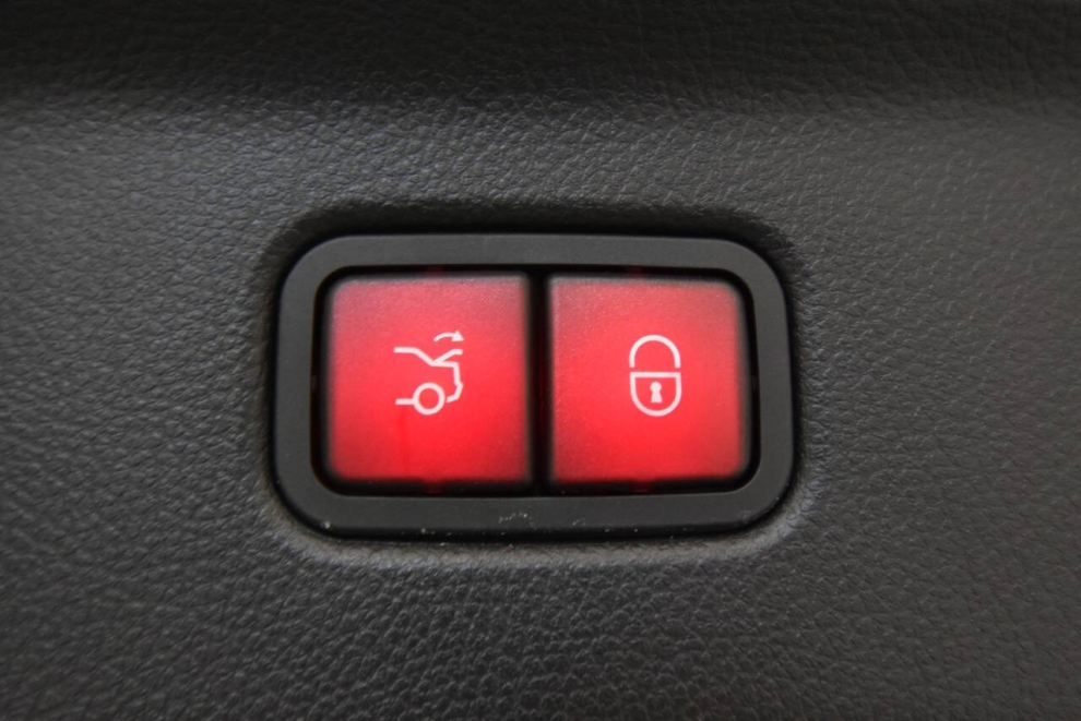 2022 Mercedes-Benz S-Class S 500 4MATIC AWD 4dr Sedan, Silver, Mileage: 40,476 - photo 33