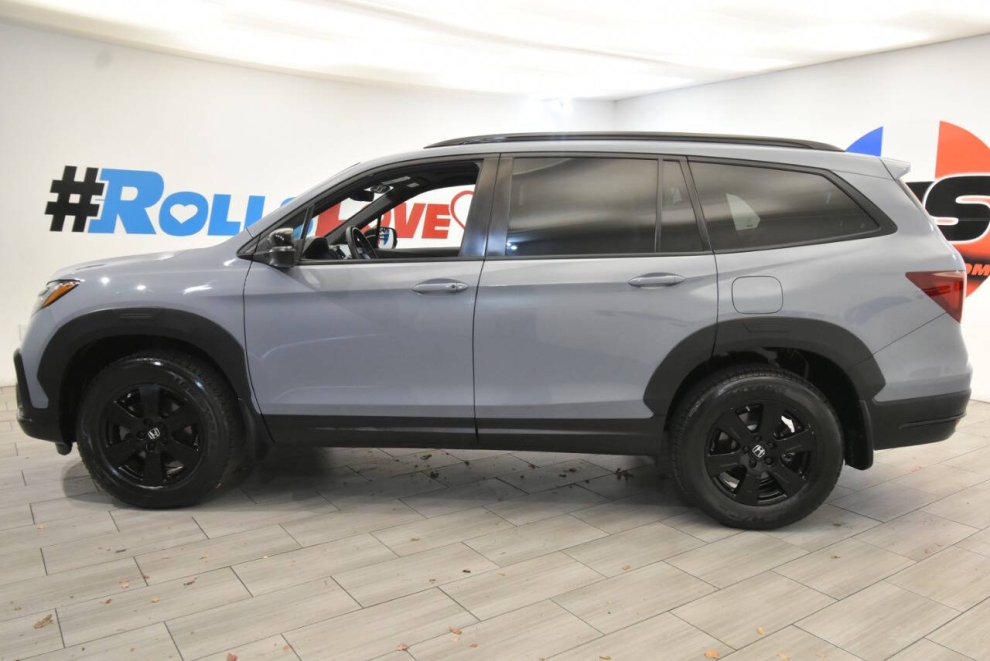 2022 Honda Pilot TrailSport AWD 4dr SUV, Blue, Mileage: 52,272 - photo 1