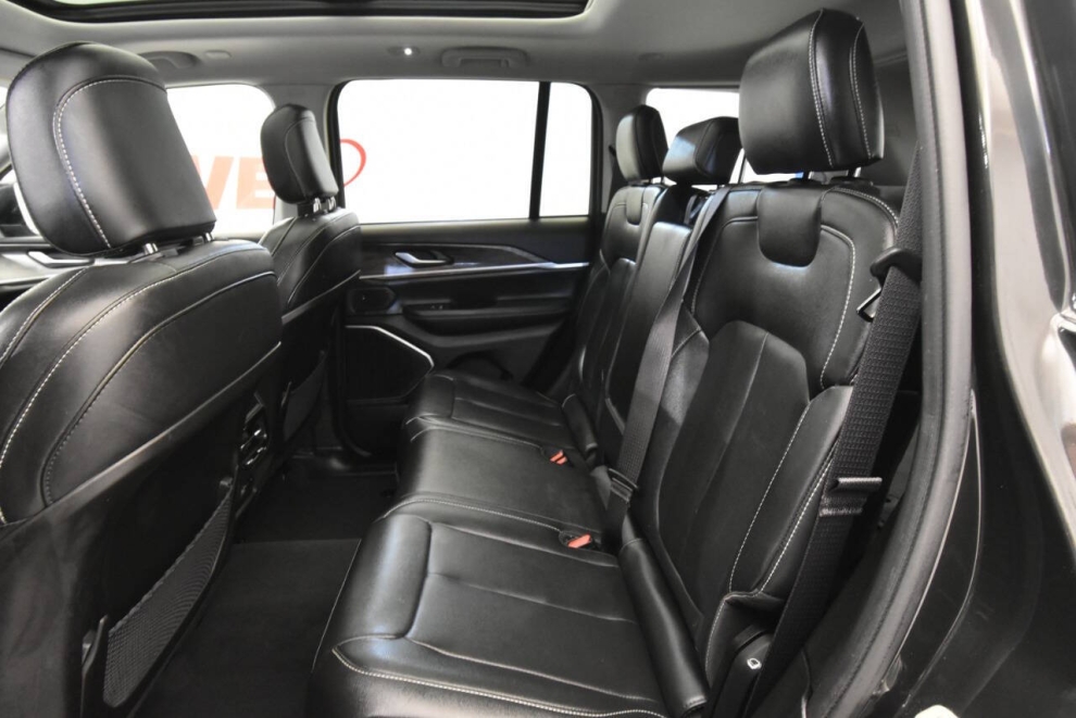 2023 Jeep Grand Cherokee, Negro, Mileage: 28,007 - photo 13