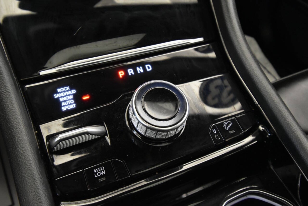 2023 Jeep Grand Cherokee, Negro, Mileage: 28,007 - photo 18