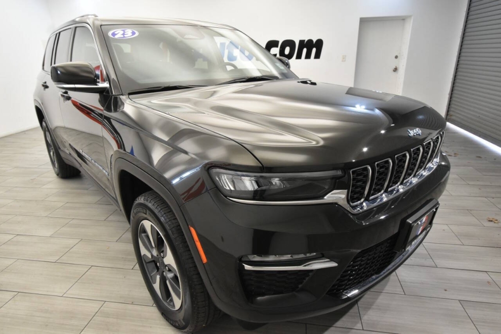 2023 Jeep Grand Cherokee, Negro, Mileage: 28,007 - photo 6