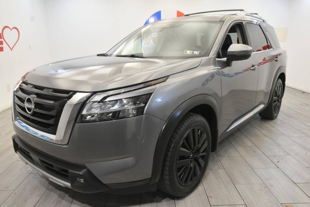 2022 Nissan Pathfinder Platinum AWD 4dr SUV, Gray, Mileage: 81,595 