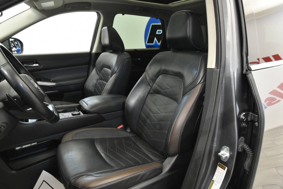2022 Nissan Pathfinder Platinum AWD 4dr SUV, Gray, Mileage: 81,595 - photo 10