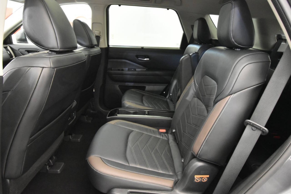 2022 Nissan Pathfinder Platinum AWD 4dr SUV, Gray, Mileage: 81,595 - photo 13