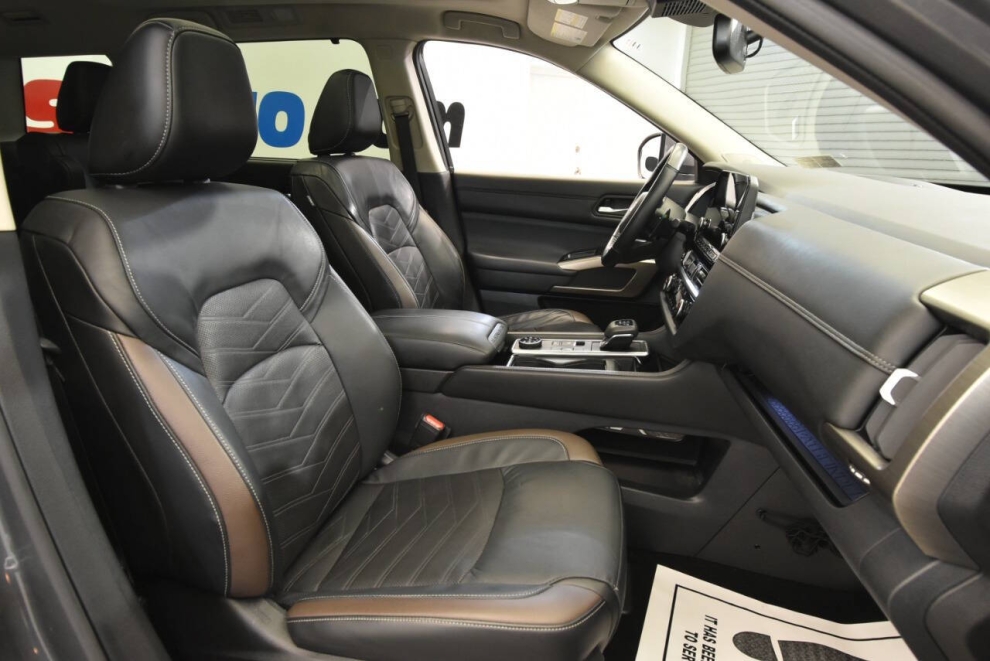 2022 Nissan Pathfinder Platinum AWD 4dr SUV, Gray, Mileage: 81,595 - photo 15