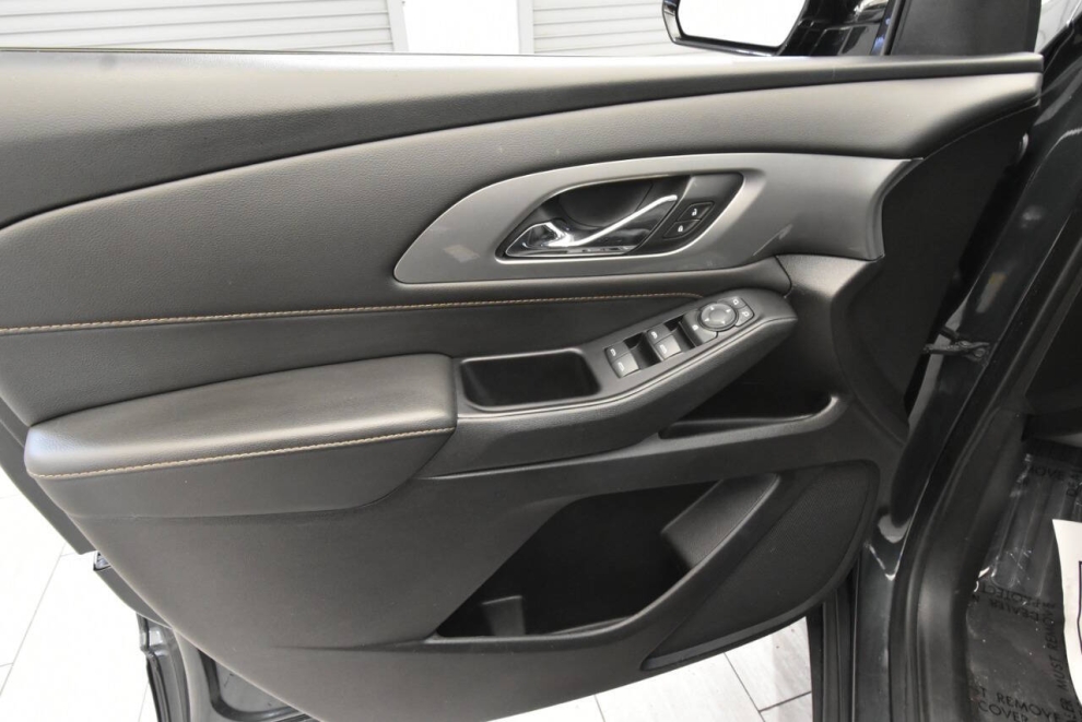 2019 Chevrolet Traverse LT Cloth 4dr SUV w/1LT, Gray, Mileage: 93,113 - photo 12