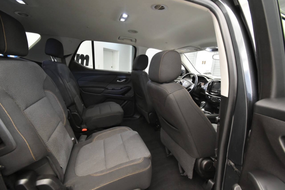 2019 Chevrolet Traverse LT Cloth 4dr SUV w/1LT, Gray, Mileage: 93,113 - photo 16