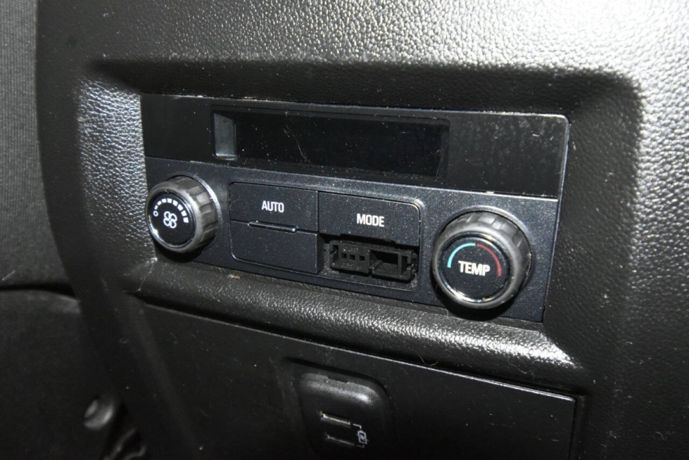 2019 Chevrolet Traverse LT Cloth 4dr SUV w/1LT, Gray, Mileage: 93,113 - photo 17