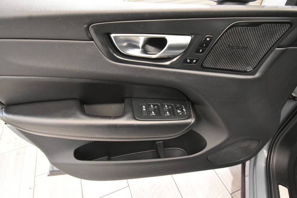 2022 Volvo XC60 B5 Inscription AWD 4dr SUV, Gray, Mileage: 61,097 - photo 11