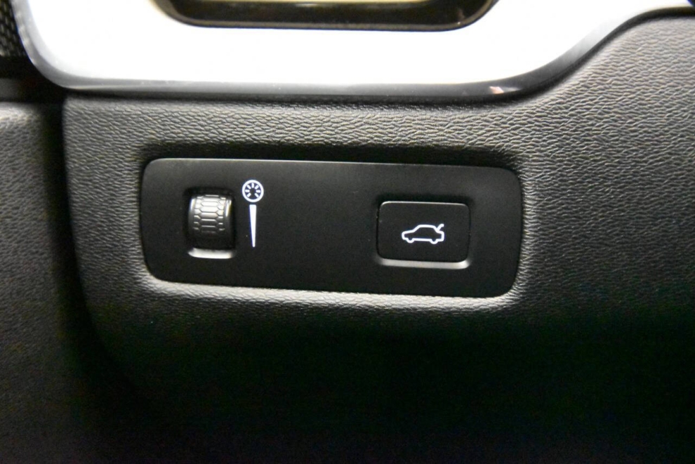 2022 Volvo XC60 B5 Inscription AWD 4dr SUV, Gray, Mileage: 61,097 - photo 27