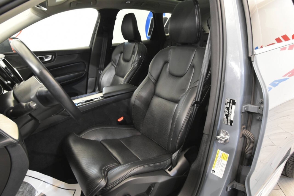 2022 Volvo XC60 B5 Inscription AWD 4dr SUV, Gray, Mileage: 61,097 - photo 9