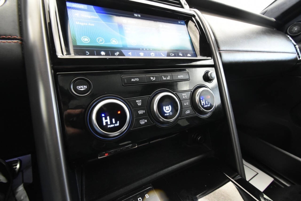 2018 Land Rover Discovery HSE AWD 4dr SUV, Silver, Mileage: 87,120 - photo 22