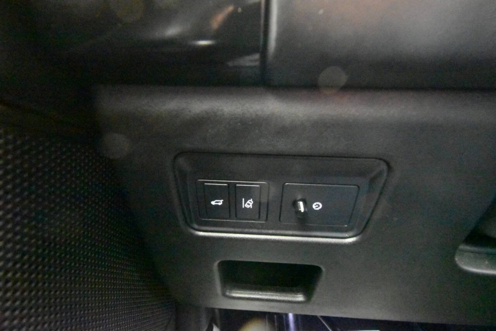 2018 Land Rover Discovery HSE AWD 4dr SUV, Silver, Mileage: 87,120 - photo 29