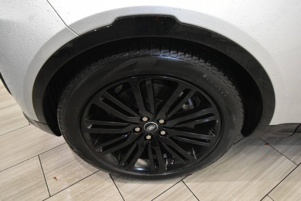 2018 Land Rover Discovery HSE AWD 4dr SUV, Silver, Mileage: 87,120 - photo 8