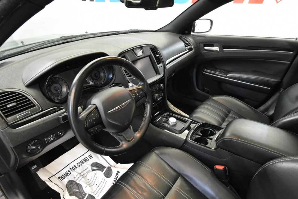 2019 Chrysler 300 S AWD 4dr Sedan, Black, Mileage: 70,449 - photo 11