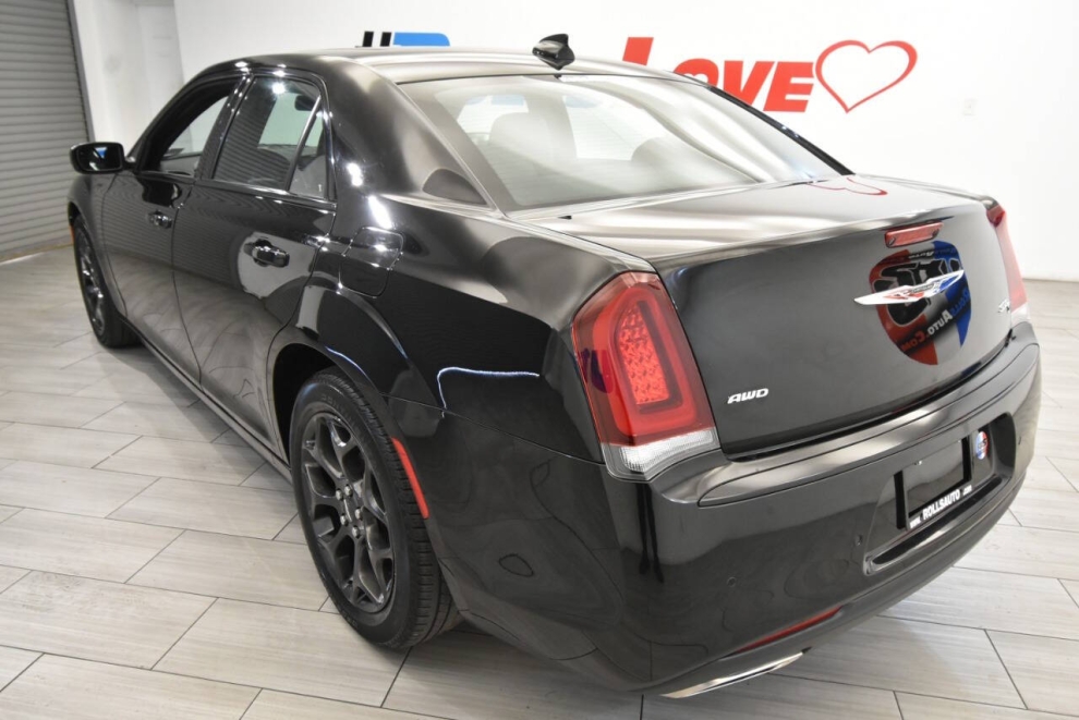 2019 Chrysler 300 S AWD 4dr Sedan, Black, Mileage: 70,449 - photo 2