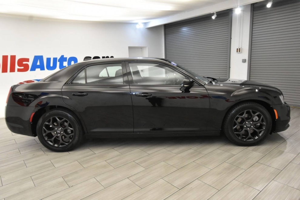 2019 Chrysler 300 S AWD 4dr Sedan, Black, Mileage: 70,449 - photo 5
