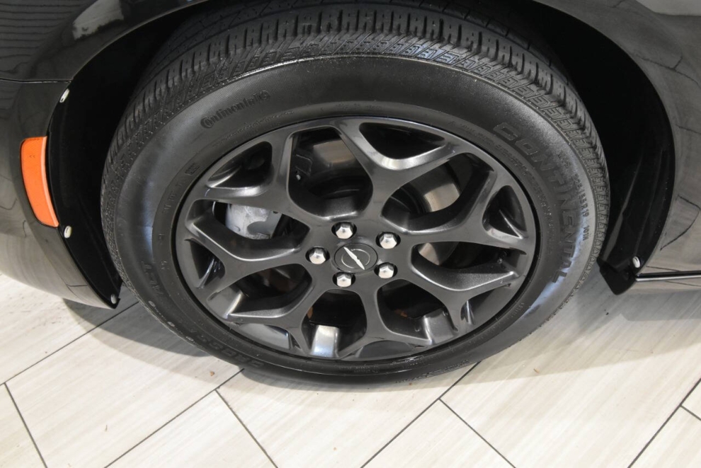 2019 Chrysler 300 S AWD 4dr Sedan, Black, Mileage: 70,449 - photo 9