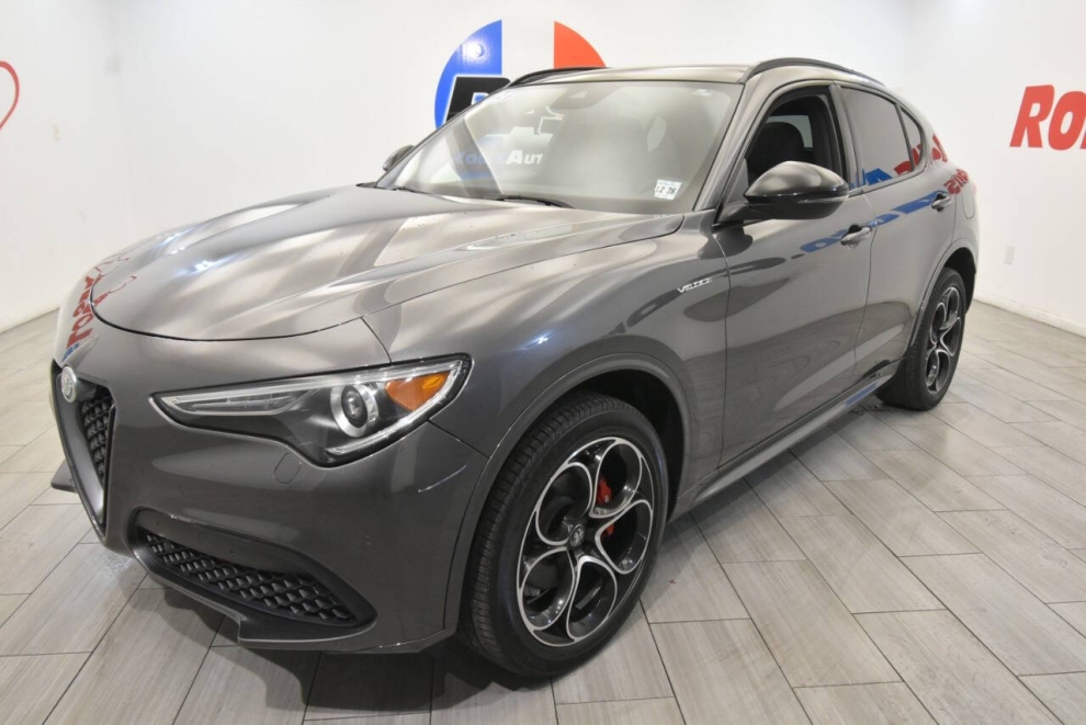 2023 Alfa Romeo Stelvio Veloce AWD 4dr Crossover, Gray, Mileage: 47,854 
