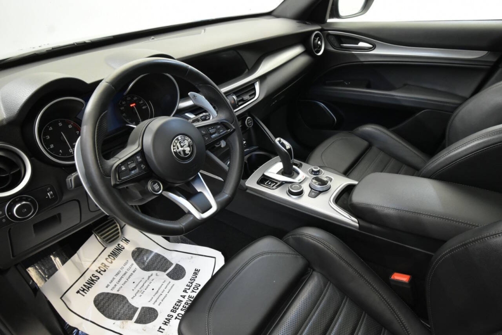 2023 Alfa Romeo Stelvio Veloce AWD 4dr Crossover, Gray, Mileage: 47,854 - photo 11