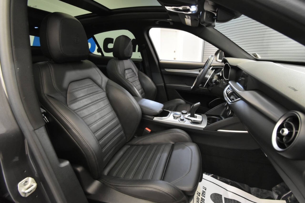2023 Alfa Romeo Stelvio Veloce AWD 4dr Crossover, Gray, Mileage: 47,854 - photo 14