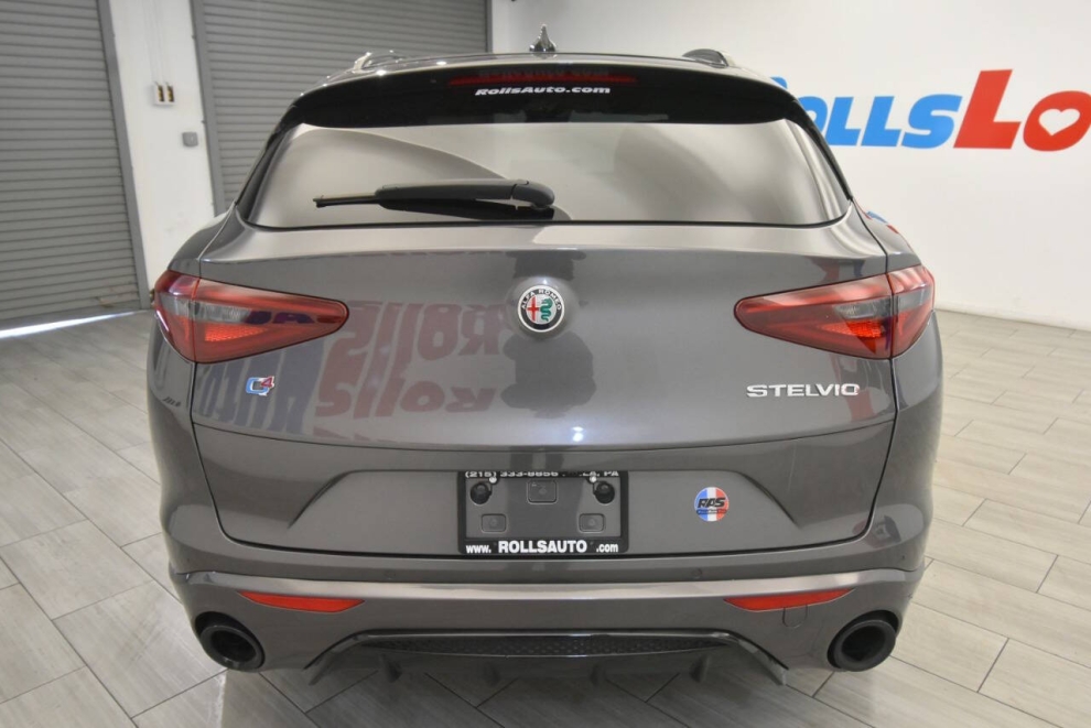 2023 Alfa Romeo Stelvio Veloce AWD 4dr Crossover, Gray, Mileage: 47,854 - photo 3