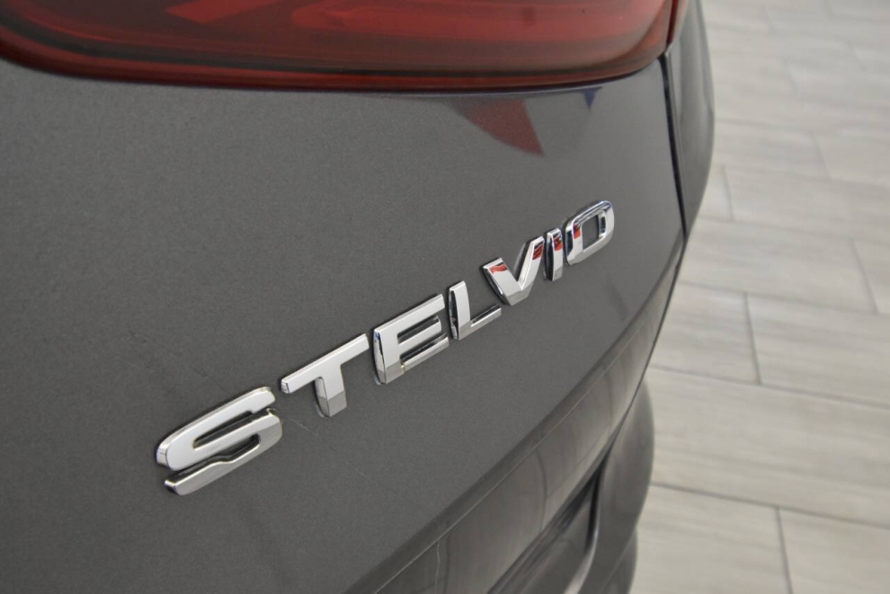 2023 Alfa Romeo Stelvio Veloce AWD 4dr Crossover, Gray, Mileage: 47,854 - photo 33