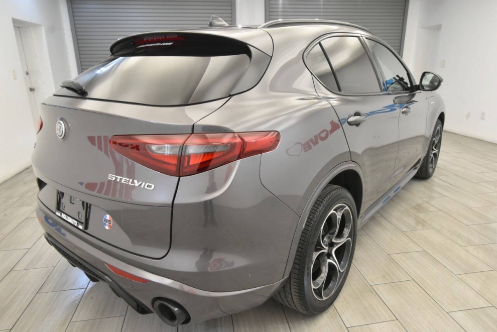 2023 Alfa Romeo Stelvio Veloce AWD 4dr Crossover, Gray, Mileage: 47,854 - photo 4