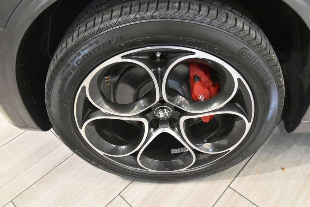 2023 Alfa Romeo Stelvio Veloce AWD 4dr Crossover, Gray, Mileage: 47,854 - photo 9