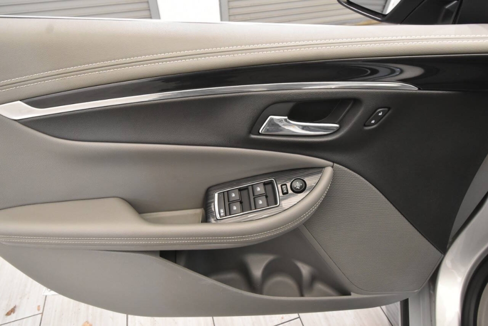 2018 Chevrolet Impala LT 4dr Sedan, Silver, Mileage: 28,985 - photo 12