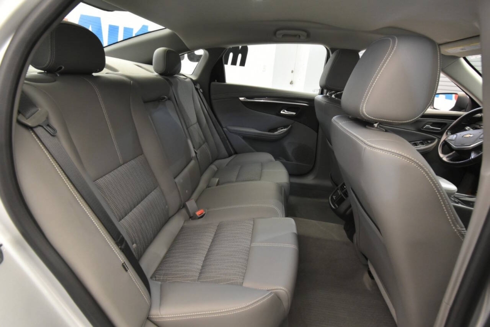 2018 Chevrolet Impala LT 4dr Sedan, Silver, Mileage: 28,985 - photo 15