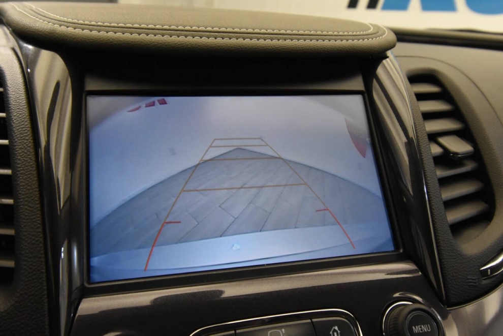 2018 Chevrolet Impala LT 4dr Sedan, Silver, Mileage: 28,985 - photo 21