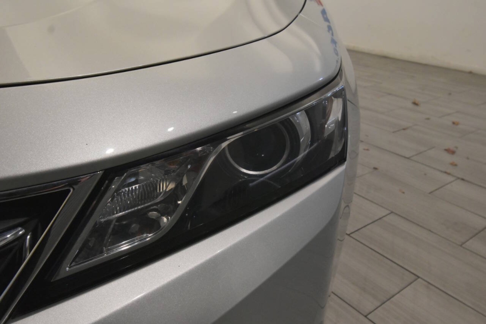 2018 Chevrolet Impala LT 4dr Sedan, Silver, Mileage: 28,985 - photo 8