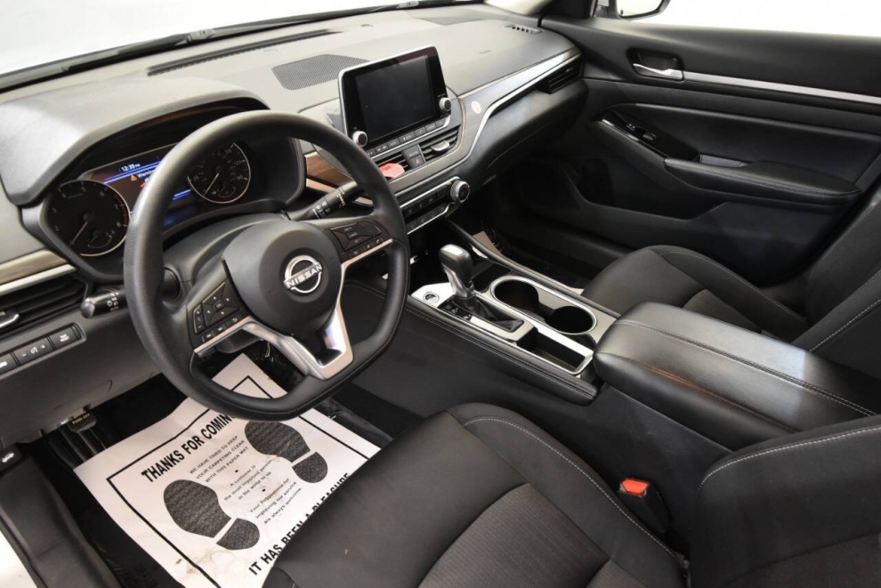 2023 Nissan Altima 2.5 SV 4dr Sedan, Silver, Mileage: 57,680 - photo 11